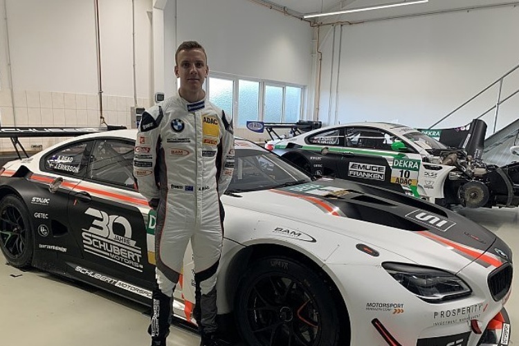 Aidan Read vor dem BMW M6 GT3