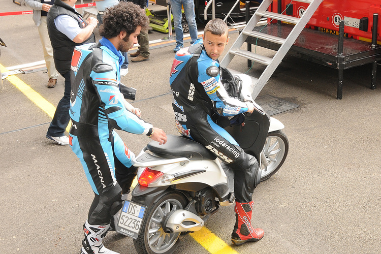 Randy Krummenacher mit seinem MotoGP-Teamkollegen Danilo Petrucci