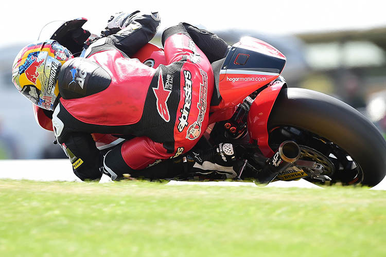 Jonas Folger auf der Kalex des AGR-Teams bei seinem Heim-GP auf dem Sachsenring