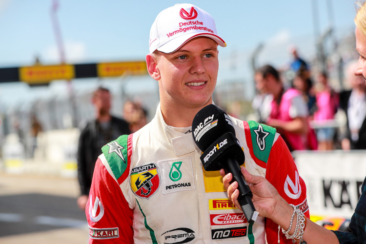 Titelanwärter Mick Schumacher fuhr zweimal als Dritter aufs Podium und machte wichtige Punkte auf seinen ehemaligen Teamkollegen Mawson gut