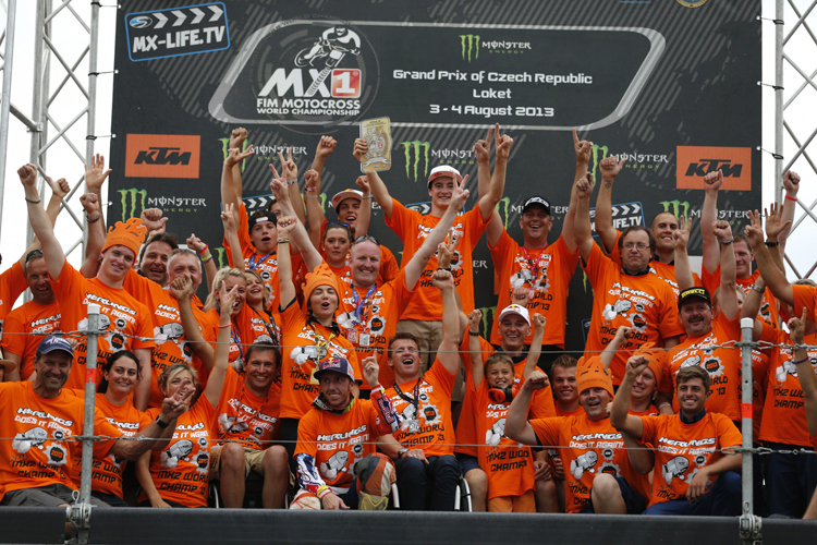 Weltmeisterlicher Jubel in Orange: KTM nahm das Podest von Loket in Beschlag