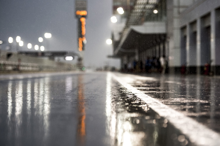 Regen auf dem Losail Circuit – selten, aber es kommt vor