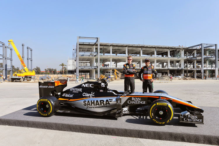Bei der Teampräsentation in Mexiko (Hier beim Autodromo Hermanos Rodriguez) mussten Nico Hülkenberg und Sérgio Pérez noch mit dem 2014er-Chassis posieren