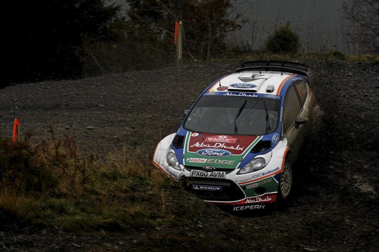 Latvala kämpft sich in Wales zur Spitze.