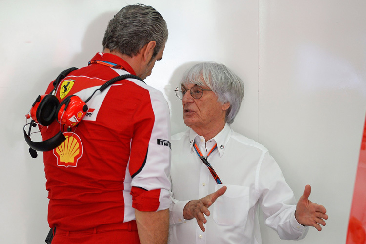 Bernie Ecclestone mit Ferrari-Teamchef Maurizio Arrivabene