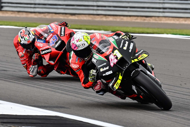 In Silverstone: Aleix Espargaró vor Jack Miller