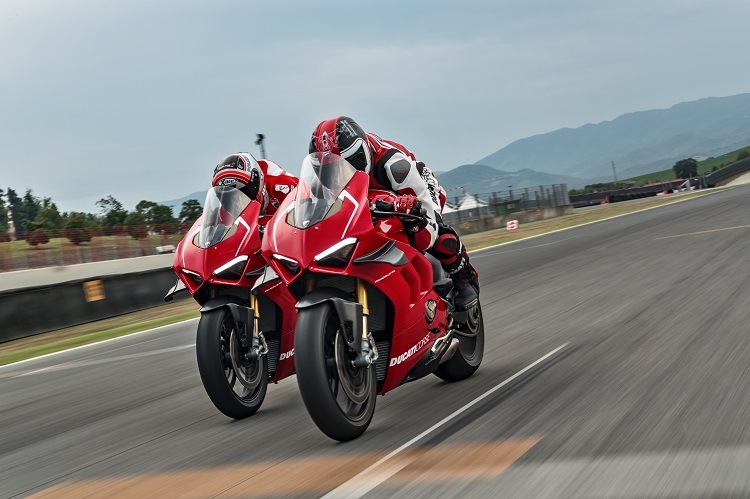 Nicht nur bei der Motorleistung und beim Fahrwerk holte Ducati alles raus, die Aerodynamik der V4 R soll gar besser sein als beim aktuellen MotoGP-Werksmotorrad