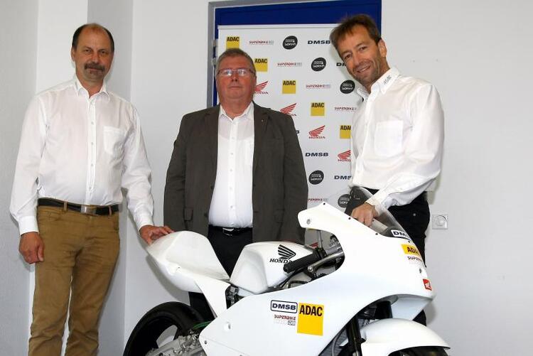 IDM Moto3-Koordinator Ralph Bohnhorst, Dieter Junge vom ADAC Niedersachsen und Dieter Porsch, Leiter Motorradsport und Motorradkoordination beim ADAC