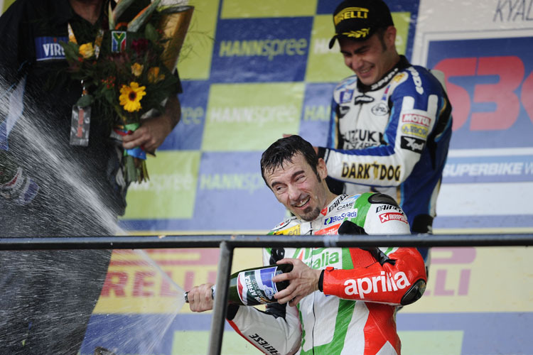 Max Biaggi verlor auch auf dem Podium gegen Haslam