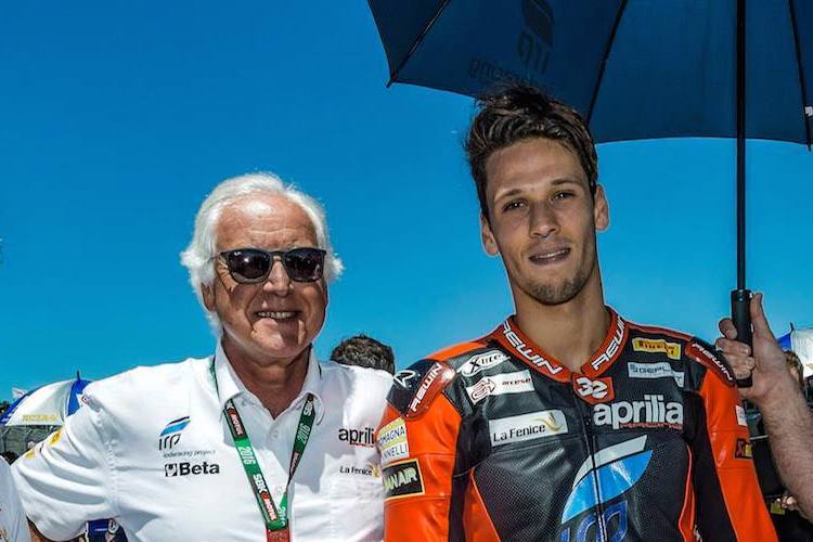 Giampiero Sacchi mit seinem Piloten Lorenzo Savadori, der bei Aprilia unter Vertrag steht 