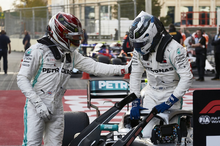 Respekt: Valtteri Bottas und Lewis Hamilton