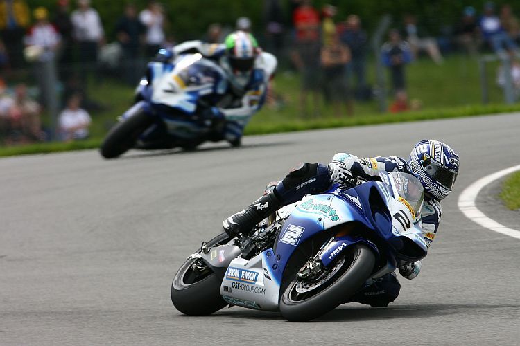 Leon Camier (#2) und James Ellison (#7).