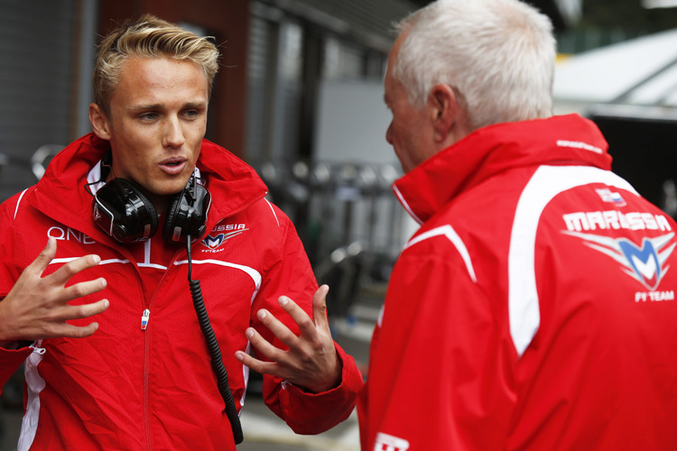 Max Chilton mit Marussia-Teamchef John Booth