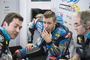 Tom Lüthi und Crew-Chief Gilles Bigot (rechts)