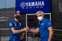 Andrea Locatelli (li.) mit Yamaha-Rennchef Andrea Dosoli