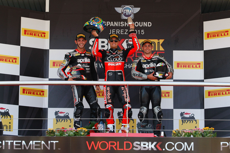 Podium Rennen 2: Jordi Torres, Chaz Davies und Leon Haslam (v.l.)