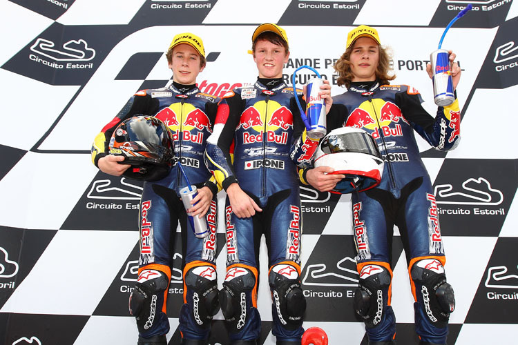 Red-Bull-Rookies-Podest von Estoril 2012: 2014 treffen sich Philipp Öttl, Scott Deroue und Karel Hanika (v. li.) wieder in der WM