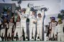 Mark Webber, Brendon Hartley und Timo Bernhard (M. v.li.) jubelten in Shanghai mit ihren Pokalen