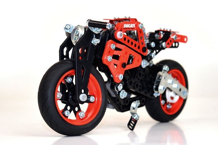 Die Ducati Monster 1200 S von Mecccano macht was her
