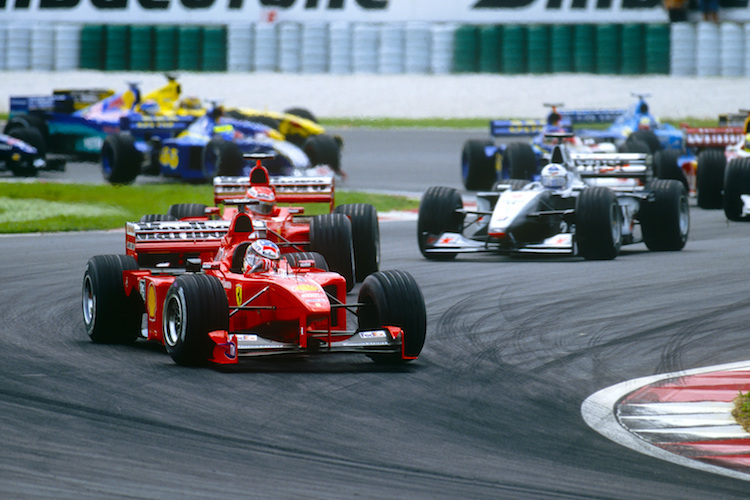 Michael Schumacher gibt 1999 Gas