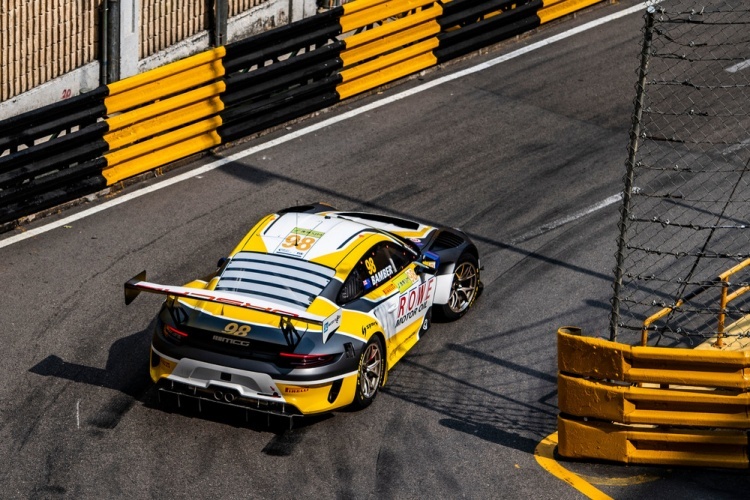 Bislang beim FIA GT World Cup in Macau vorne: Der Porsche 911 GT3 R von Earl Bamber