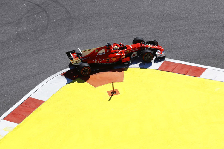 Sebastian Vettel drehte im zweiten Training in Sotschi die schnellste Runde