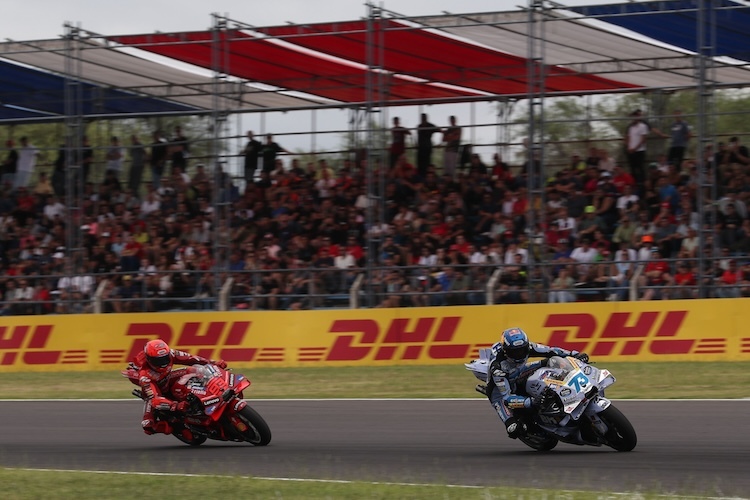 Brüder-Duell in Argentinien: Alex Marquez führte 17 Runden vor seinem Bruder Marc. Marc Marquez gewann am Ende aber das Rennen