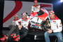 Gigi Dall'Igna (2. v. li.) mit Testfahrer Michele Pirro, Andrea Iannone und Andrea Dovizioso