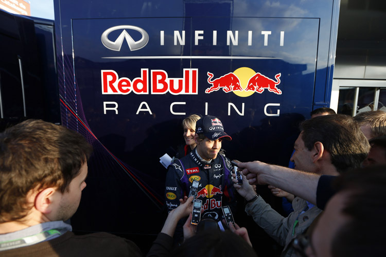 Medienliebling: Auch ohne Bestzeit zieht Sebastian Vettel die Aufmerksamkeit auf sich
