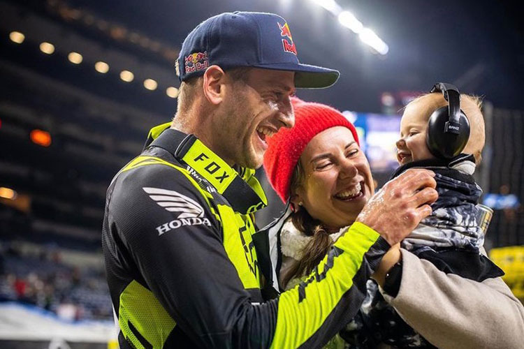 Sieger Roczen mit Frau Courtney und Sohn Griffin