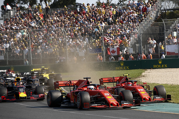 Vettel gegen Leclerc in der ersten Kurve