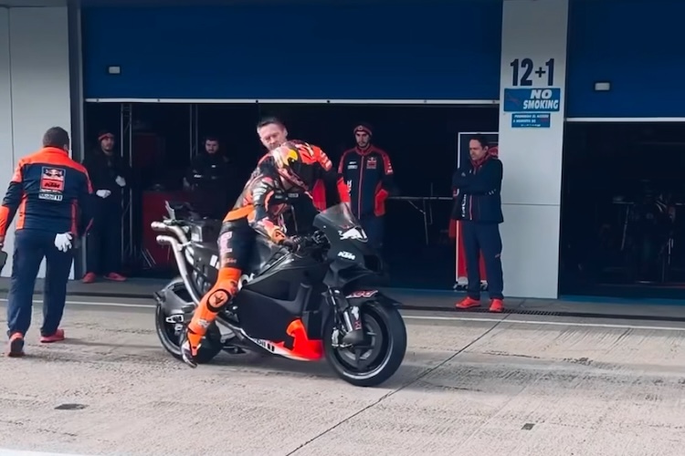 Pol Espargaro geht mit der neuen RC16 auf die Strecke