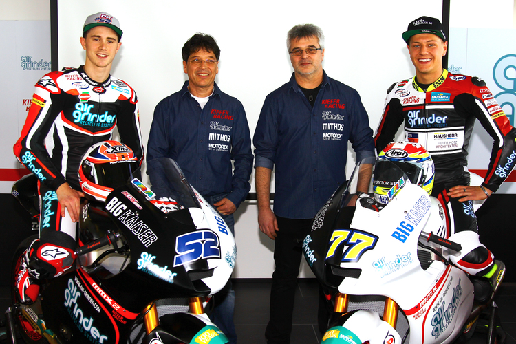 Das Kiefer-Team vor der Saison: Danny Kent, Stefan und Jochen Kiefer, Domi Aegerter