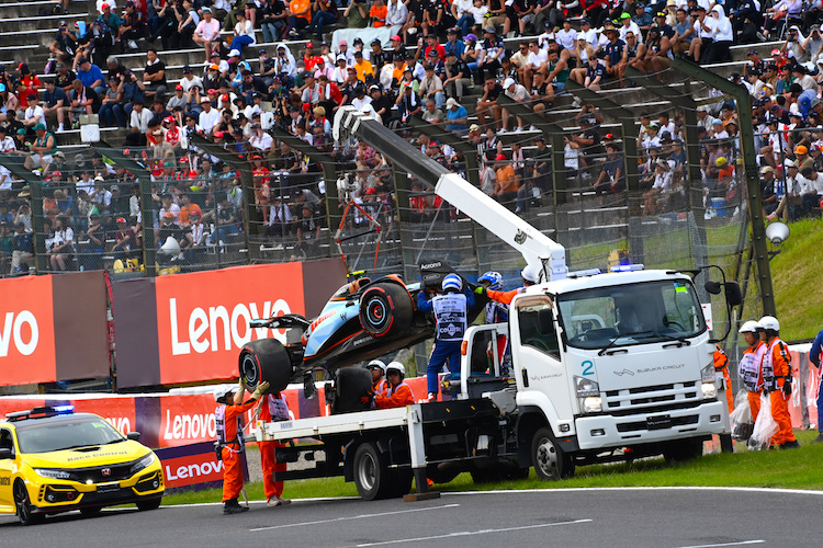 Logan Sargeant hat in Japan erneut den Williams geschrottet