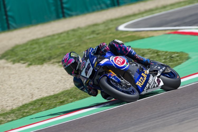 Alex Lowes hat mit der Yamaha R1 Probleme am Kurvenein- und ausgang 