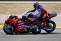 Der Moment als es zu spät war: Márquez und Bagnaia verkeilen sich