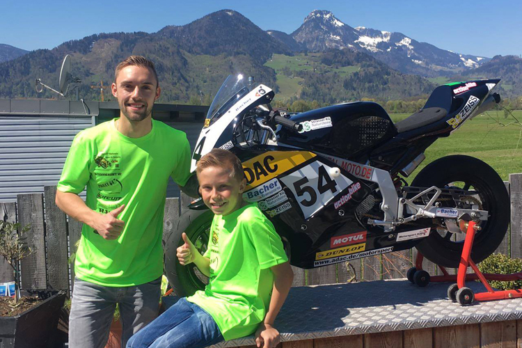 Jonas Folger mit dem 10-jährigen Niklas Kitzbichler