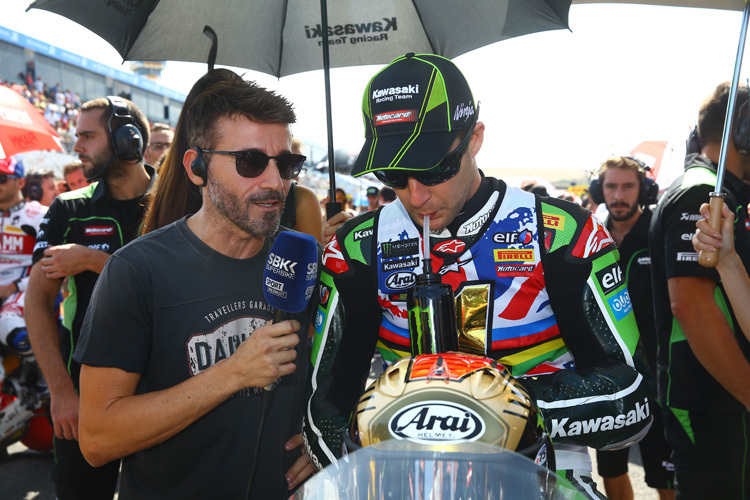 In Jerez agierte Max Biaggi (li.) als TV-Moderator