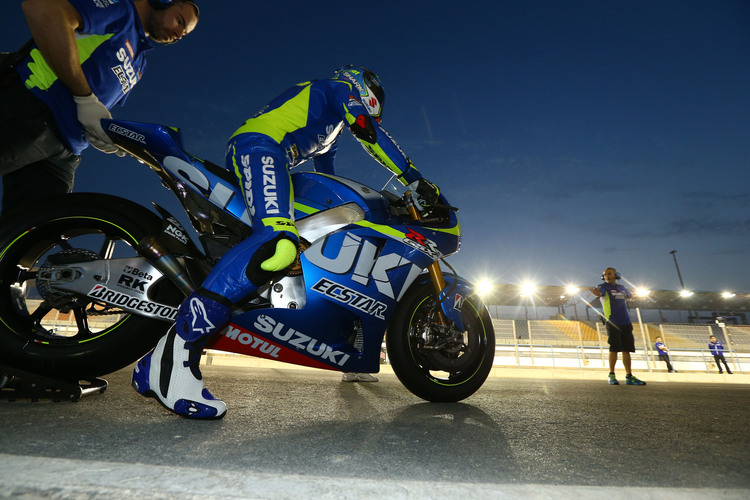 Aleix Espargaró auf der neuen Suzuki GSX-RR