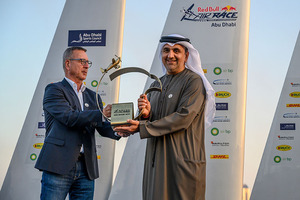 Erich Wolf mit Hoheit Aref Hamad Al Awani in Abu Dhabi 2019)