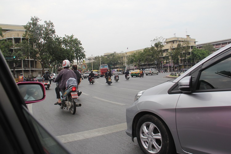 In asiatischen Städten kommt man mit dem Motorrad einfach schneller voran als mit dem Auto