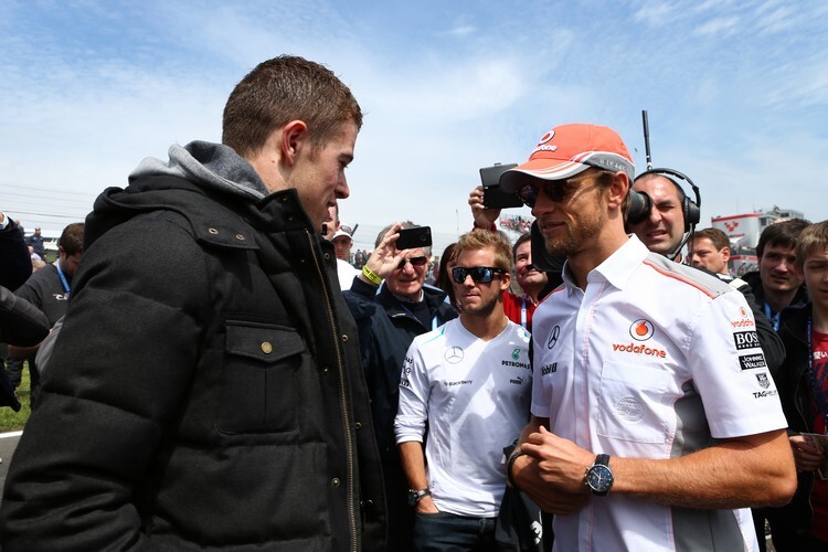 Jenson Button (re.) mit F1-Kollege Paul di Resta