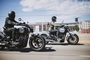 Indian Scout Sixty, vorne als Bobber-, hinten als Classic-Variante