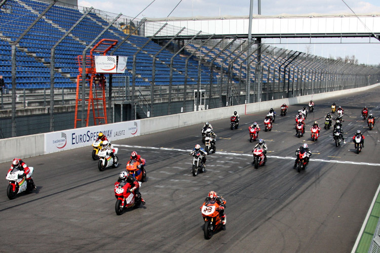 Start der Superbike Open auf dem Lausitzring