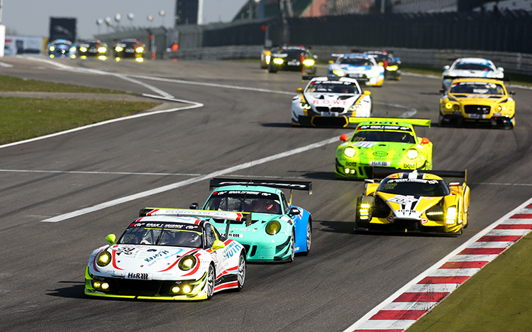 Neun Werksfahrer und zwei Young Professionals schickt Porsche zum 24h-Rennen