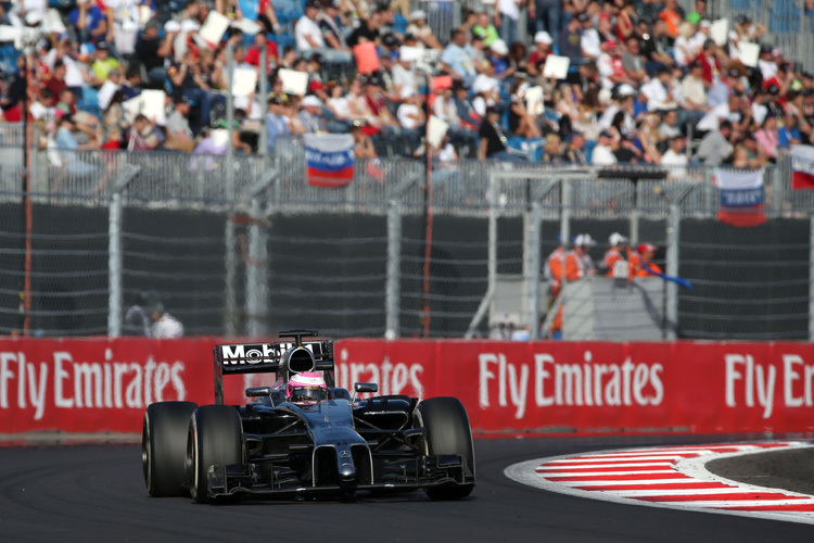Jenson Button in Russland auf dem Weg zu Rang 4