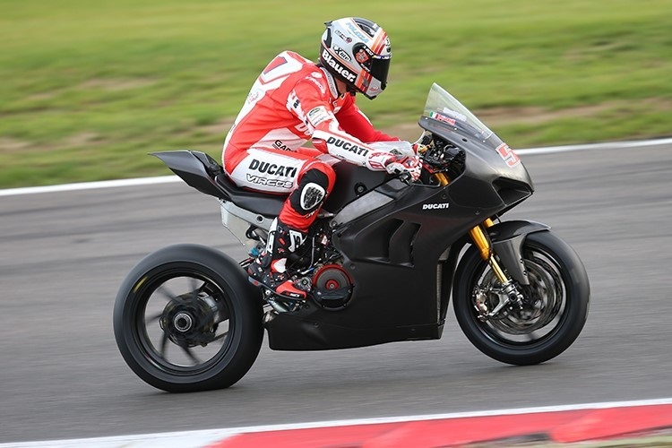 Rennversion der Ducati Panigale V4: Erste Runden in der Öffentlichkeit