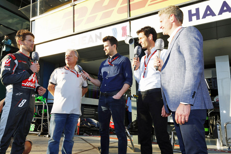 Die Channel-4-Experten David Coulthard und Mark Webber interviewen Romain Grosjean und Gene Haas