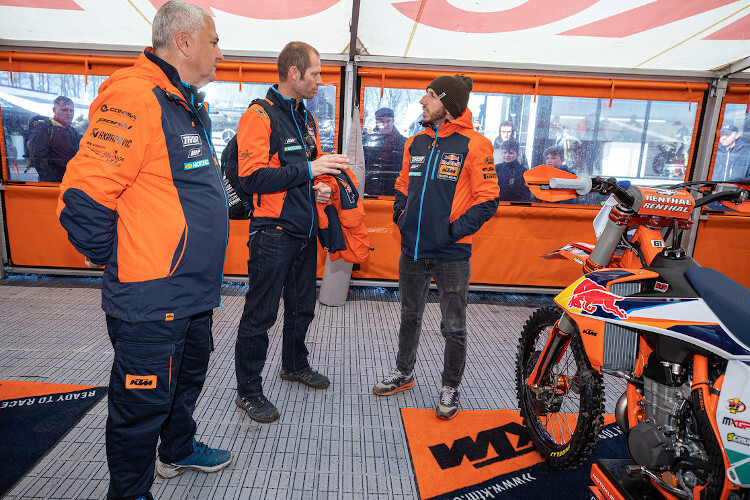 Red Bull-KTM-Star Tony Cairoli (rechts) und Co. können nur abwarten