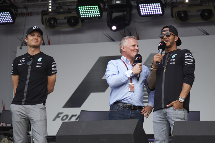 Johnny Herbert mit Lewis Hamilton, links Nico Rosberg